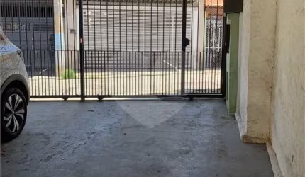 Casa térrea com 2 quartos à venda em Santa Teresinha - SP