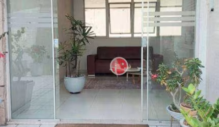 Andar baixo próximo do shopping