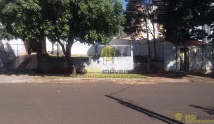 Terreno à venda na Rua Mandaguari, 789, Zona 07, Maringá por R$ 700.000