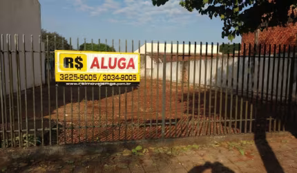 Terreno comercial para alugar na Rua Cariovaldo Ferreira, 178, Zona 08, Maringá por R$ 1.500