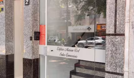 Edifício Comercial para LOCAÇÃO no condomínio MAISON VERT no bairro Zona 01