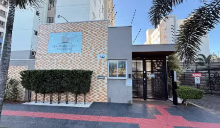Apartamento com 2 quartos para alugar na Rua Vítor do Amaral, 742, Jardim Alvorada, Maringá, 48 m2 por R$ 1.700