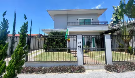 Casa com 4 quartos à venda no Floresta, Joinville  por R$ 1.600.000