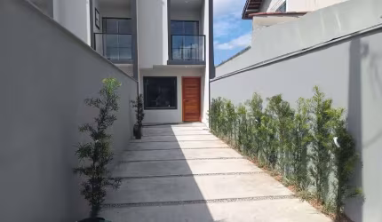Sobrado geminado no Boa Vista