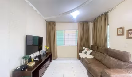 Casa térrea com 3 quartos e área gourmet