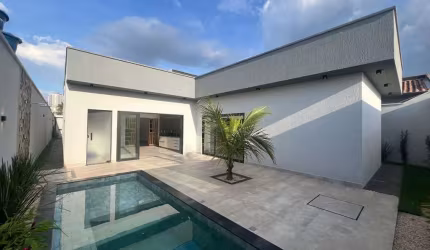 Casa Alto Padrão à Venda no Parque Amazônia – 4 Suítes e Piscina