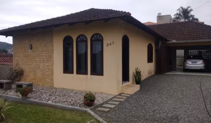 CASA ESQUINA BAIRRO SANTA CATARINA