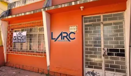 Casa para Venda em Porto Alegre, Menino Deus, 2 dormitórios, 1 banheiro, 1 vaga