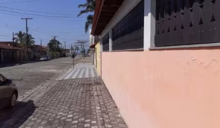 Casa na segunda quadra da praia