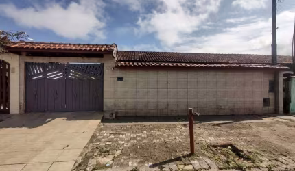 Casa com 2 dormitórios - Mongaguá - SP