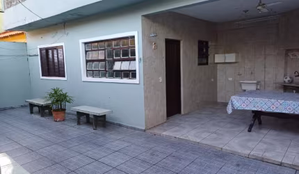 CASA COM 3 DORMITÓRIOS LADO PRAIA