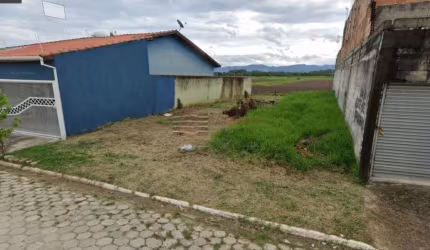 Terreno a Venda no Village das Flores em Caçapava