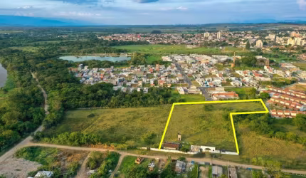 Área a Venda na Vila Paraíso em Caçapava