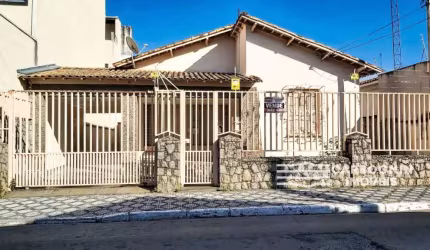 Casa a Venda no Centro em Caçapava