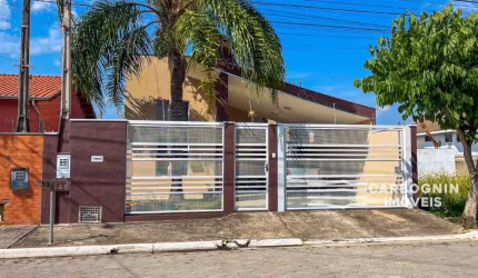 Casa a Venda no Village das Flores em Caçapava