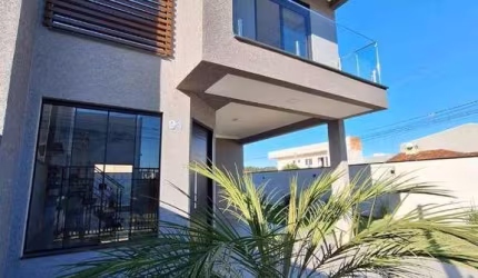 Sobrado com 3 dormitórios à venda, 110 m² por R$ 800.000,00 - Eucaliptos - Fazenda Rio Grande/PR