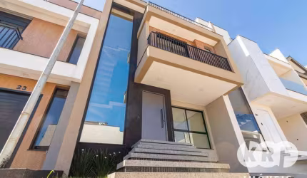 Sobrado com 3 suítes à venda,  217m² por R$ 1.650.000 - Pinheirinho - Curitiba/PR