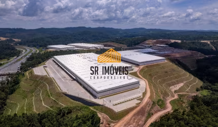 Galpão para alugar de 40000 metros quadrados em condomínio logístico em Cajamar - SP