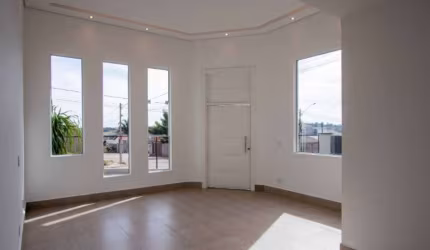 Linda Casa com 3 dormitórios e 2 vagas no Residencial Quinta dos Vinhedos