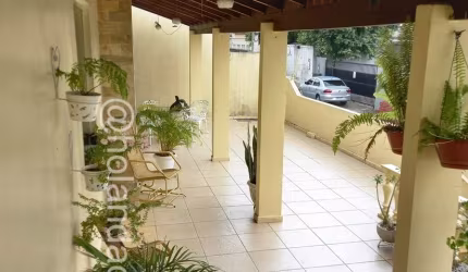 Venda Casa de 5 quartos sendo 3 suites no Parque 10