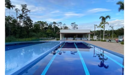 Vendo ótimo terreno/lote no condomínio Vivenda das Marinas, 250m²