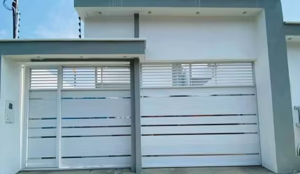 Casa nova, localizada no Parque 10 de novembro