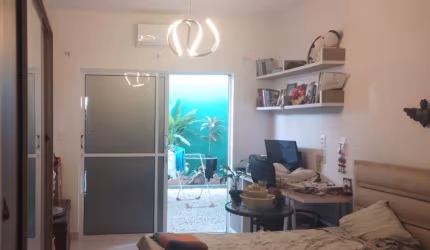BELÍSSIMA CASA DE 2 DORMITÓRIOS C/SUÍTE EM FLORES!