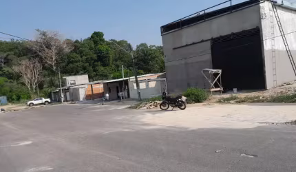 Alugo Galpão no Novo Aleixo