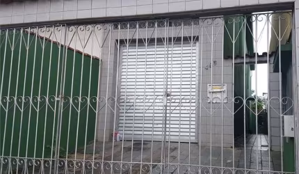 Salão - Armazém ou Depósito - : 80 m²