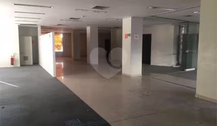 SALÃO COMERCIAL  COM 700M² - PRÓXIMO AO LARGO DA VILA PRUDENTE.