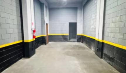 Salão Comercial para Locação com 100m² - Vila Prudente
