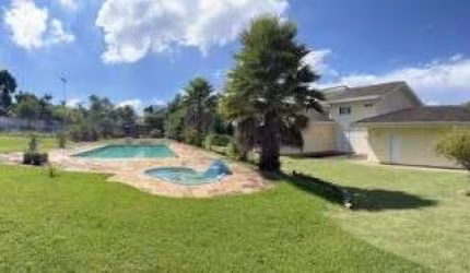 Casa de alto padrão térrea com piscina e quadra de tênis a venda na  MALOTA Jundiaí