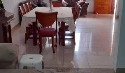 Comprar/vendo: Casa a venda ou permuta no Parque da Represa, Jundiaí com 3 suítes, gourmet, quintal amplo, 3 vagas.