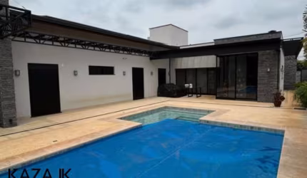 Comprar/vendo: Casa térrea alto padrão a venda no condomínio Tereza Cristina, Jundiaí com 4 suítes, cozinha gourmet, piscina, amplo quintal, 6 vagas