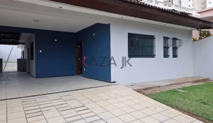 Casa térrea recém reformada no bairro Campos Elisios, localização nobre. 4 dts, sendo 1 suite. Banheiro da suíte com sauna, hidromassagem e box separa