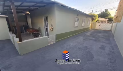 CASA DE 3 QTS PROXIMO Á AV. CENTRAL EM LARANJEIRAS
