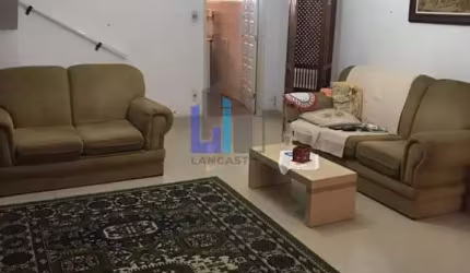 Sobrado para venda em Jardim de 176.00m² com 3 Quartos e 3 Garagens