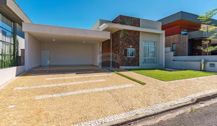 Casa para venda em Chácara Letônia de 220.00m² com 3 Quartos, 3 Suites e 4 Garagens