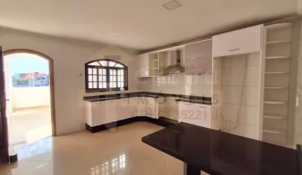 Casa para venda em Parque Jandaia de 250.00m² com 3 Quartos, 1 Suite e 3 Garagens