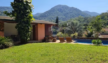 Casa de Condomínio para venda em Vargem Grande de 280.00m² com 4 Quartos, 1 Suite e 3 Garagens