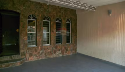 Casa para venda em Vila Hortência de 199.00m² com 3 Quartos, 1 Suite e 2 Garagens