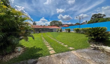 Chácara para venda em Chácaras Estância Das Águas de 180.00m² com 2 Quartos, 2 Suites e 10 Garagens