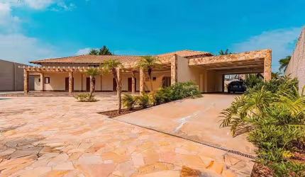 Casa para venda em Jardim Passárgada I de 688.55m² com 4 Quartos, 4 Suites e 6 Garagens