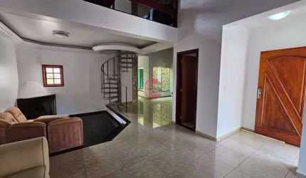 Casa para alugar em Portal Do Paraíso I de 360.00m² com 3 Quartos, 1 Suite e 4 Garagens