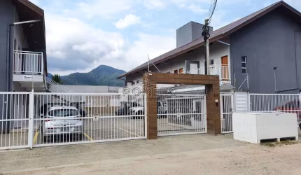Apartamento para venda em Maranduba de 75.00m² com 2 Quartos e 1 Garagem