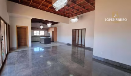 Casa para venda em Jardim Regina de 270.00m² com 3 Quartos, 1 Suite e 4 Garagens