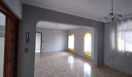 Casa para venda em Jardim Saira de 213.00m² com 3 Quartos, 1 Suite e 3 Garagens