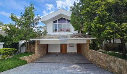 Casa de Condomínio para alugar em Alphaville Residencial Um de 355.00m² com 3 Quartos, 2 Suites e 6 Garagens