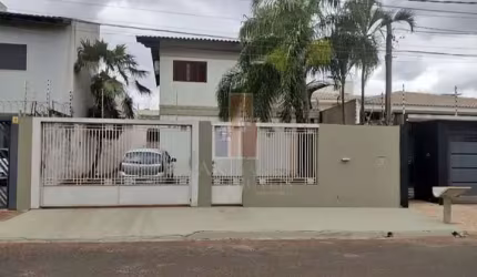 Casa para venda em Jardim Aeroporto de 170.00m² com 3 Quartos, 1 Suite e 5 Garagens