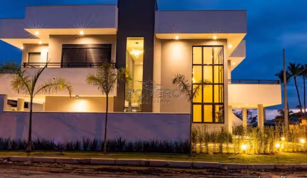 Casa para venda em Lagoinha de 330.00m² com 5 Quartos, 4 Suites e 3 Garagens